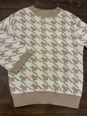 Princess Polly Sweater Women’s Medium Large Houndstooth Tan White